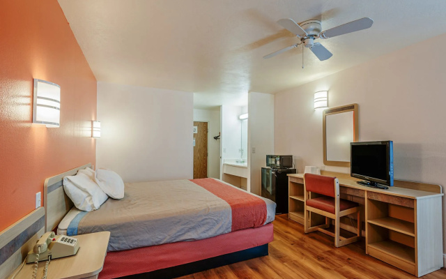Motel 6 Beaver, UT