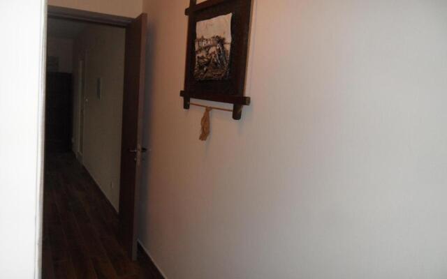 SUNSHINE APTS, TWO BEDROOM , FREE INTERNET, No 3