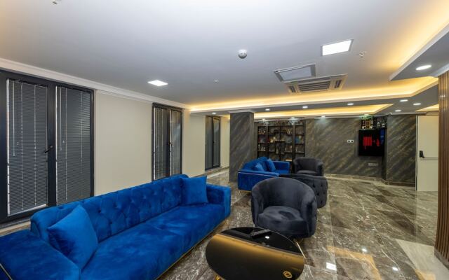 Skystar Deluxe Hotel