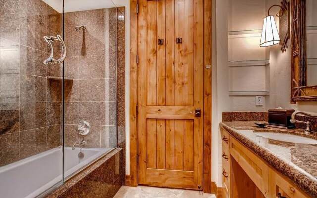 Rubywood - Private Home by RedAwning