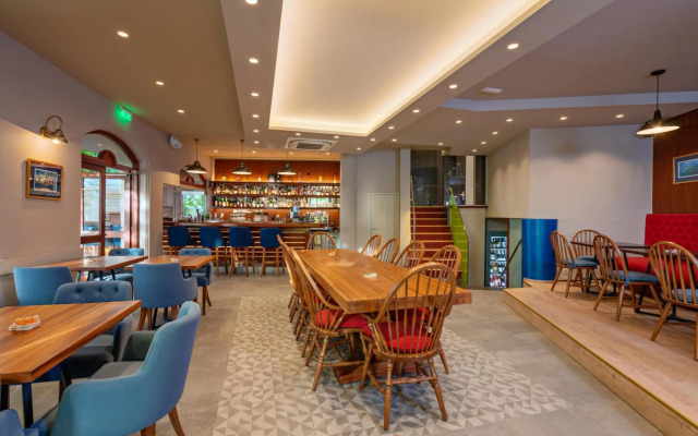 Kyma Suites Beach Hotel