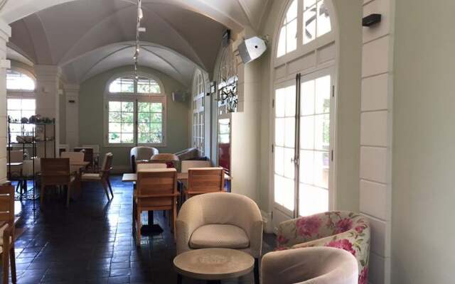 Central Mansions Serviced Apartment