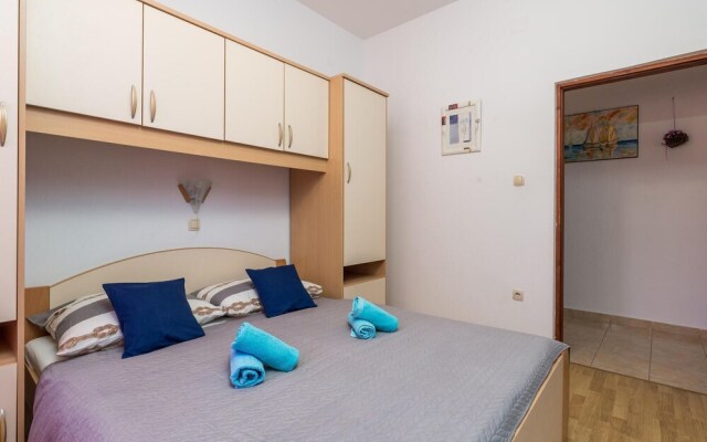 Amazing Apartment in Lopar With Wifi and 2 Bedrooms
