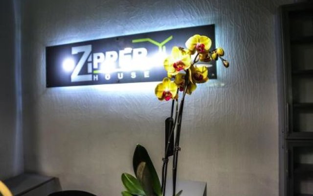 Zipper House