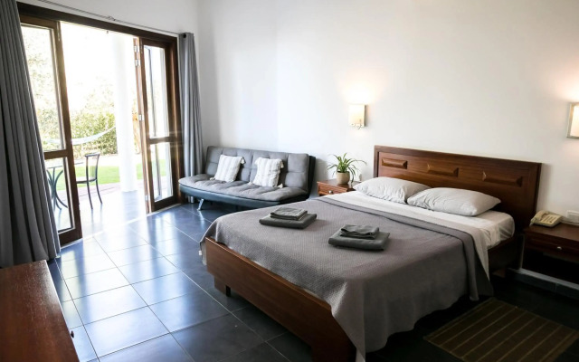 Demetriou Paradisos Hills