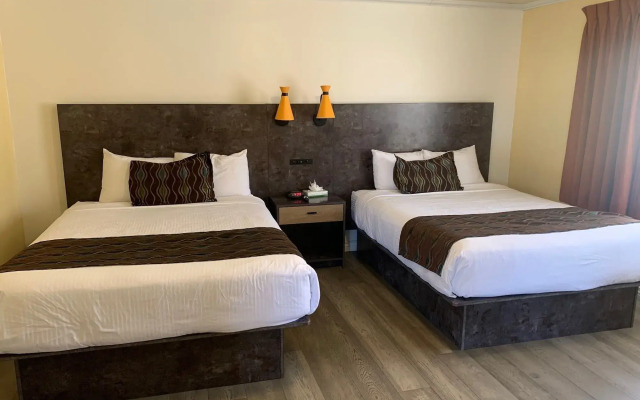 Oasis Inn & Suites