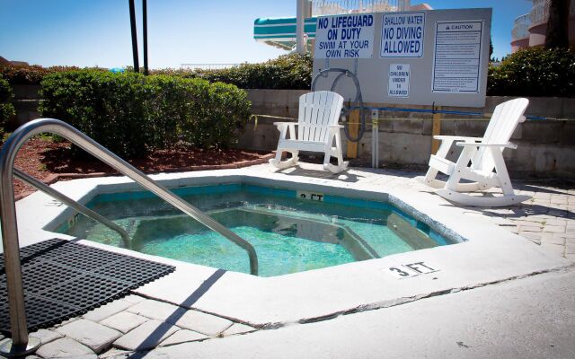Schooner Beach and Racquet Club by Capital Vacations