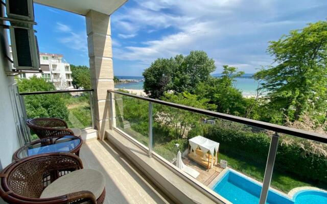 Green Paradise Deluxe Apartments