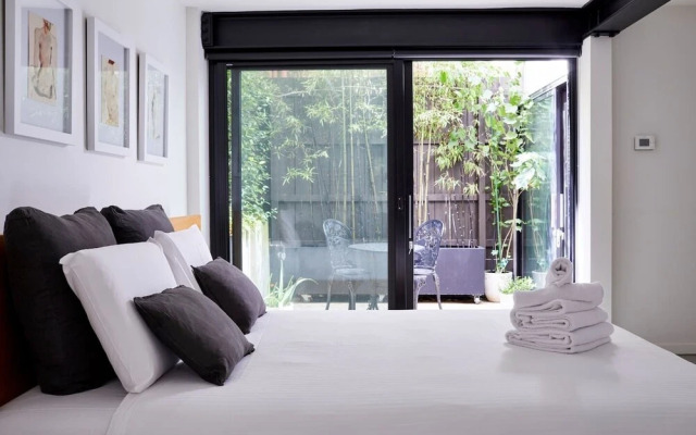 Stunning 2 Bedroom Home in Albert Park