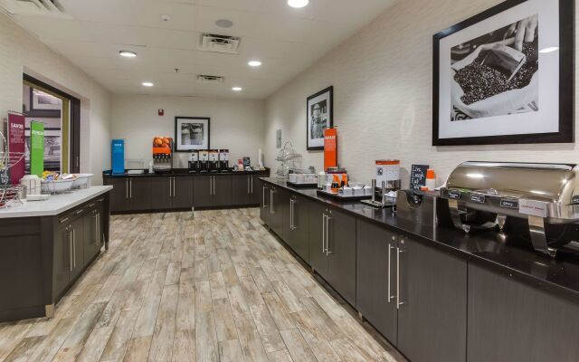 Hampton Inn White House