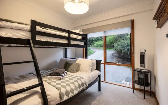 Onyx Retreat Healesville Luxury Lodge x Hot Tub
