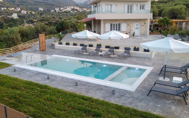 Villa Nontas Ntina with Private Pool