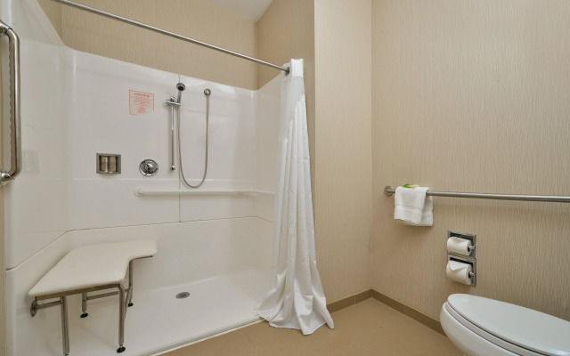 Holiday Inn Express Boston - Milford by IHG