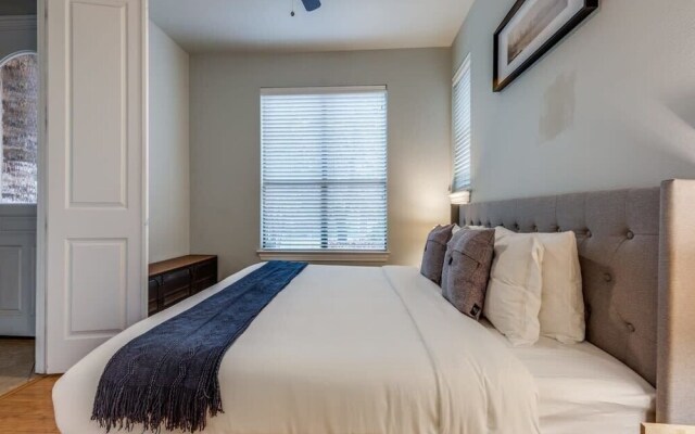 Grand Oak Lawn Town Home