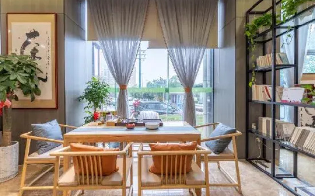 Donghui Yunju Hotel (Yichang Yiling Wanda Plaza)