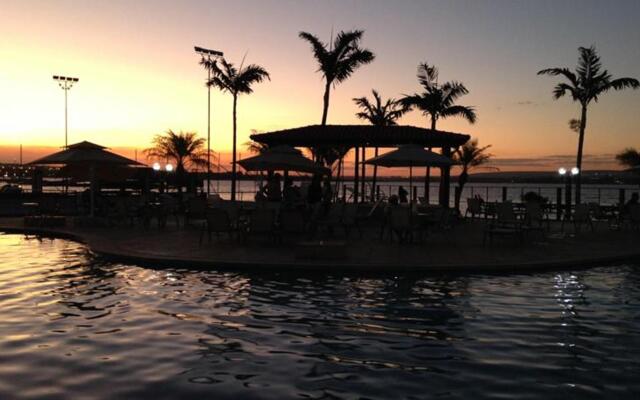 Lake Side Apart Hotel