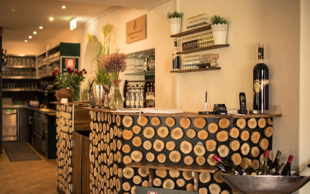 Alter Wirt Putzbrunn Hotel & Pension