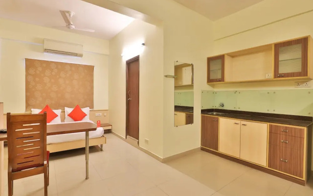 OYO 11718 Hotel Shivarth