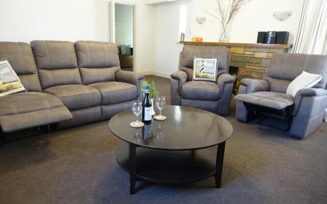 Benson House & Benson Lodge