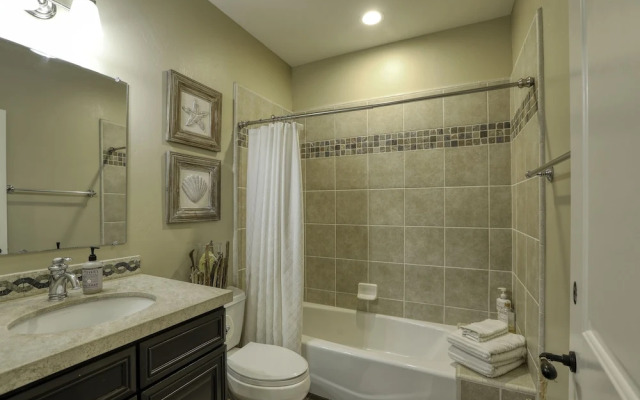 552 Paseo Street 4 Bedroom Home by Redawning
