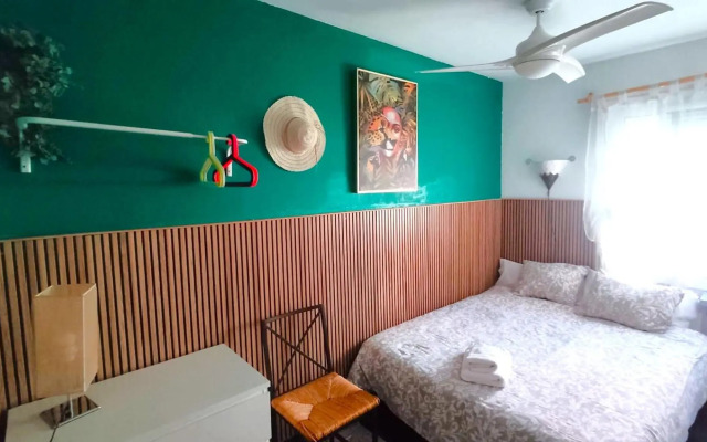 Bianca Seaview & Beach Apartment