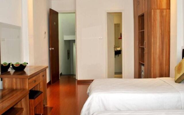 Monsieur Diesel Hotel Hang Bac