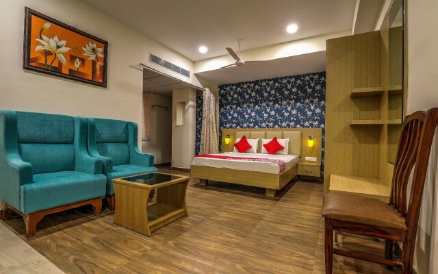 Rain Tr33 Hotel by OYO Rooms