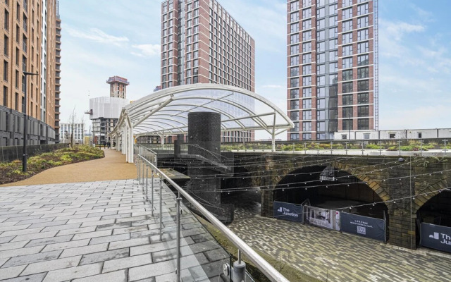 Deluxe Leeds Flat With Views