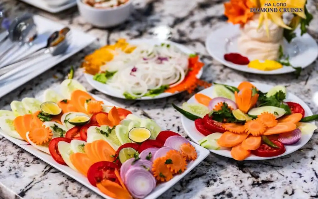 Halong Diamond Cruises – Meal – Ha Long
