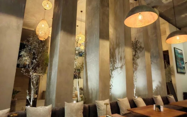 Serenzzo Hotel & Cuisine