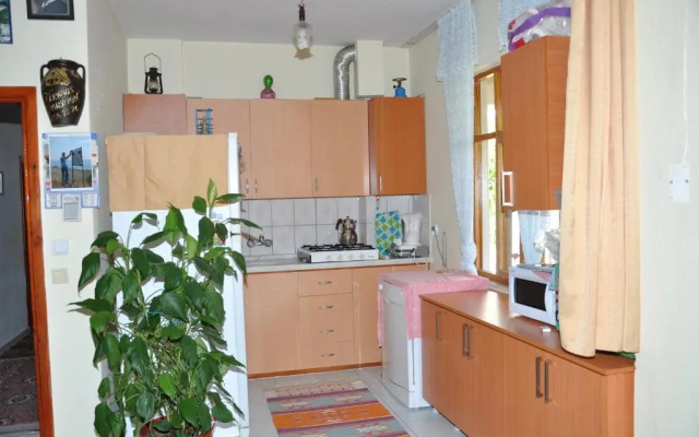Keramos Hostel