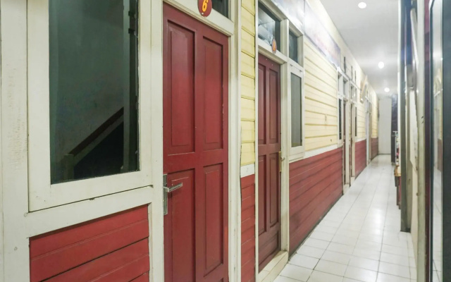SPOT ON 91833 Hotel Anggrek Daqu Syariah Kapuas