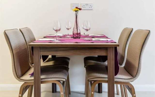 Aldgate Commercial House Apartments
