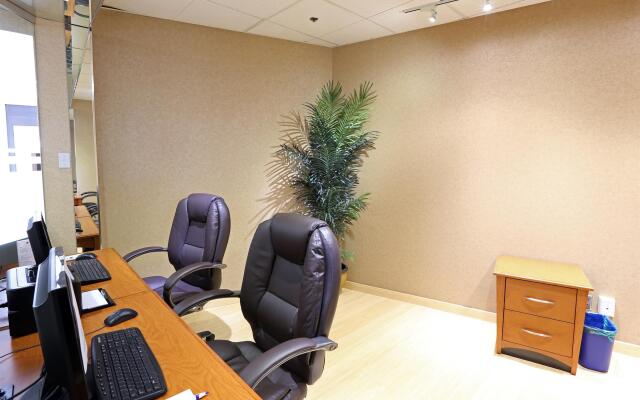 Best Western Plus Kelowna Hotel & Suites