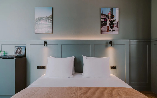 Supernova Hotel