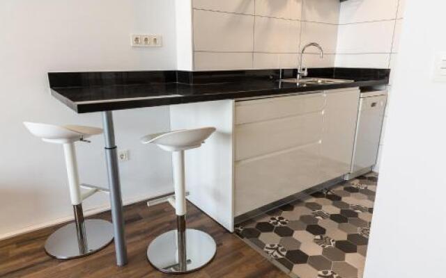 Amazing Sea Views with AC two min beach