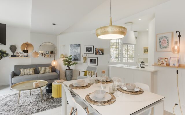 Bonzaï-superbe Logement Avec Parking