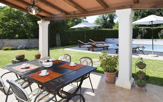 Istrian Villa Fendi Rebici