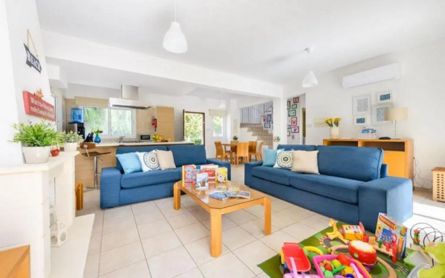 Protaras Villa Athamas Blue