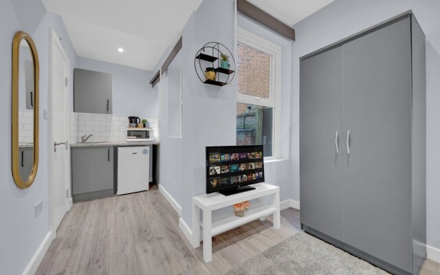 Serviced Ensuite Room In West Drayton London UB7