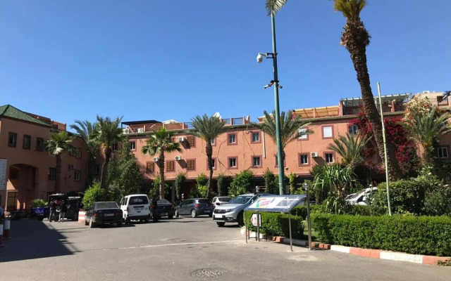 Yallahriyad Triplex For 6 Persons Max
