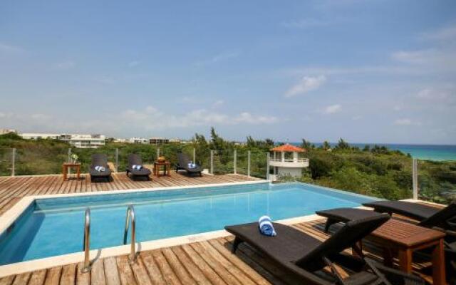 La Vista by Las Flores