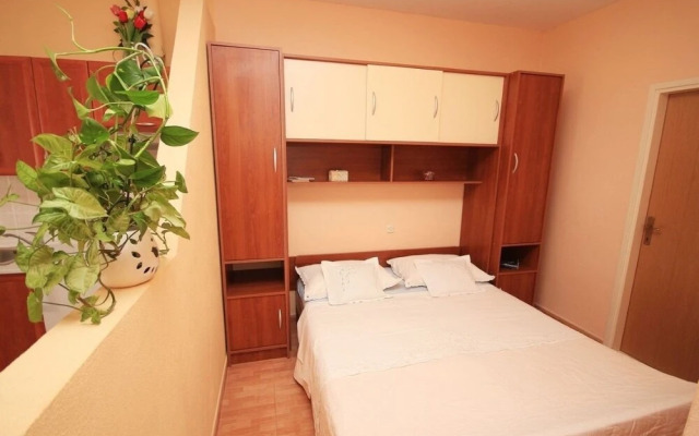 Jovize - Free Parking - SA7