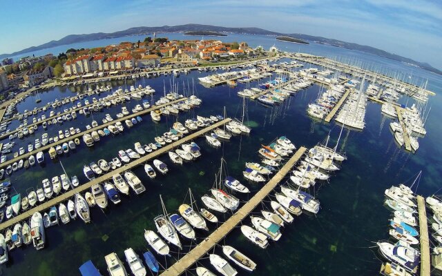 Stunning Apartment in Drage With 2 Bedrooms and Wifi
