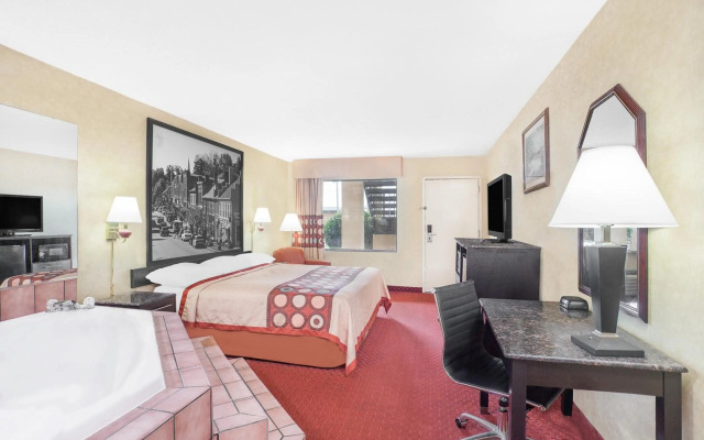 Super 8 by Wyndham Bulls Gap Greeneville Area
