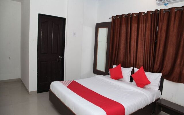 OYO 24551 Hotel Shirdi Sai Inn