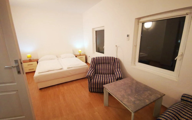 Private Riverside Villa Silvia