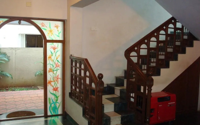 Lloyds Guest House Krishna Street - T Nagar