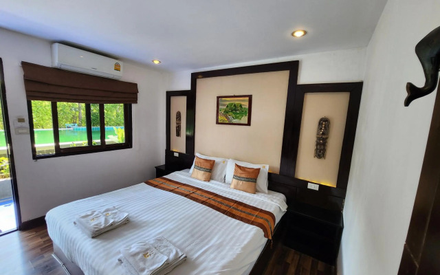 Pai Residence Chiangmai Gate