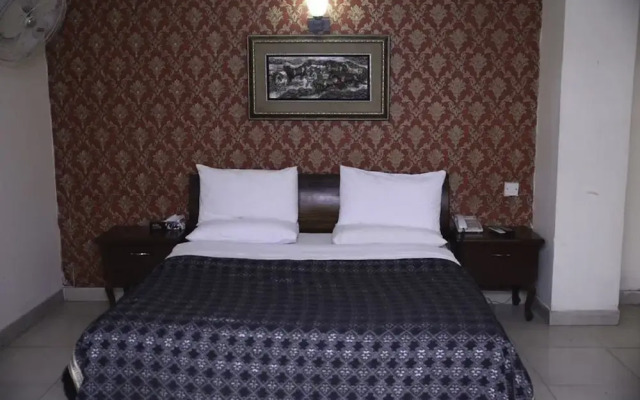 Mars Hotel Lahore